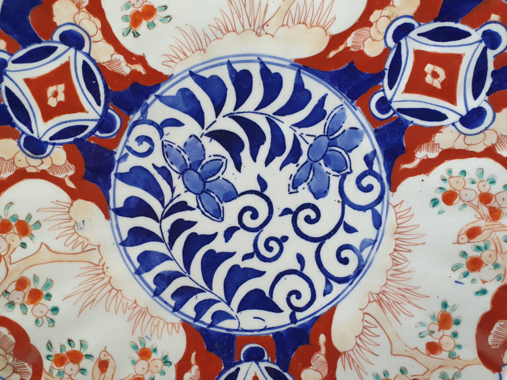 Large late 19th century antique Imari Charger