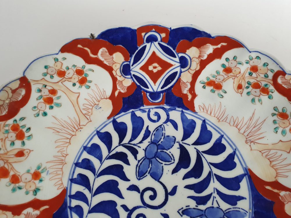 Large late 19th century antique Imari Charger
