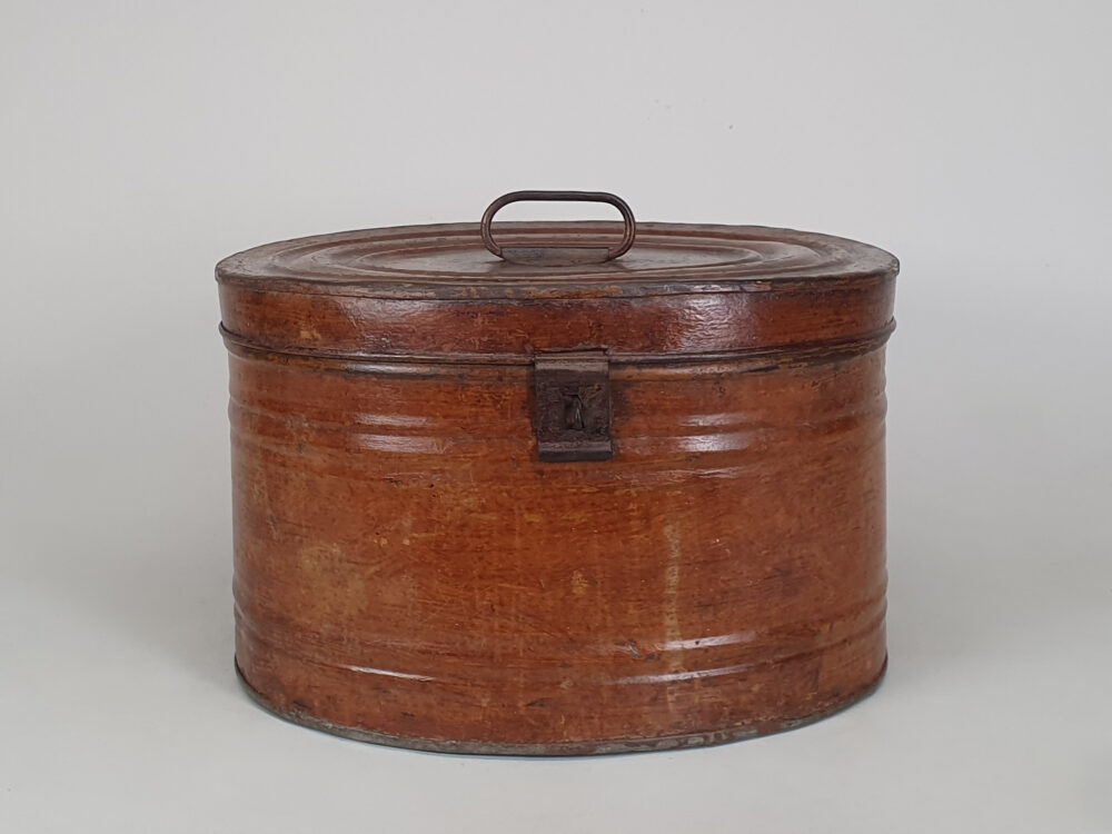 Large oval antique Victorian tin Hat Box in original paint