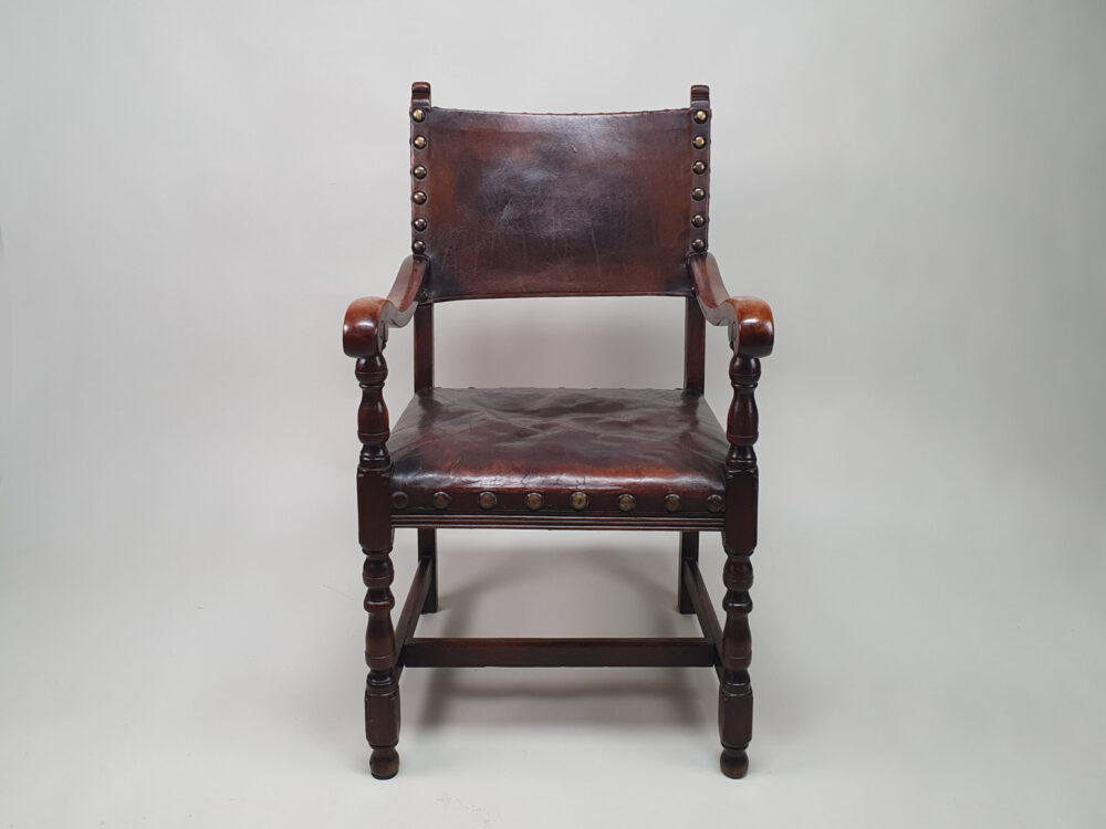 Oak and leather open arm early 1900s antique Chair