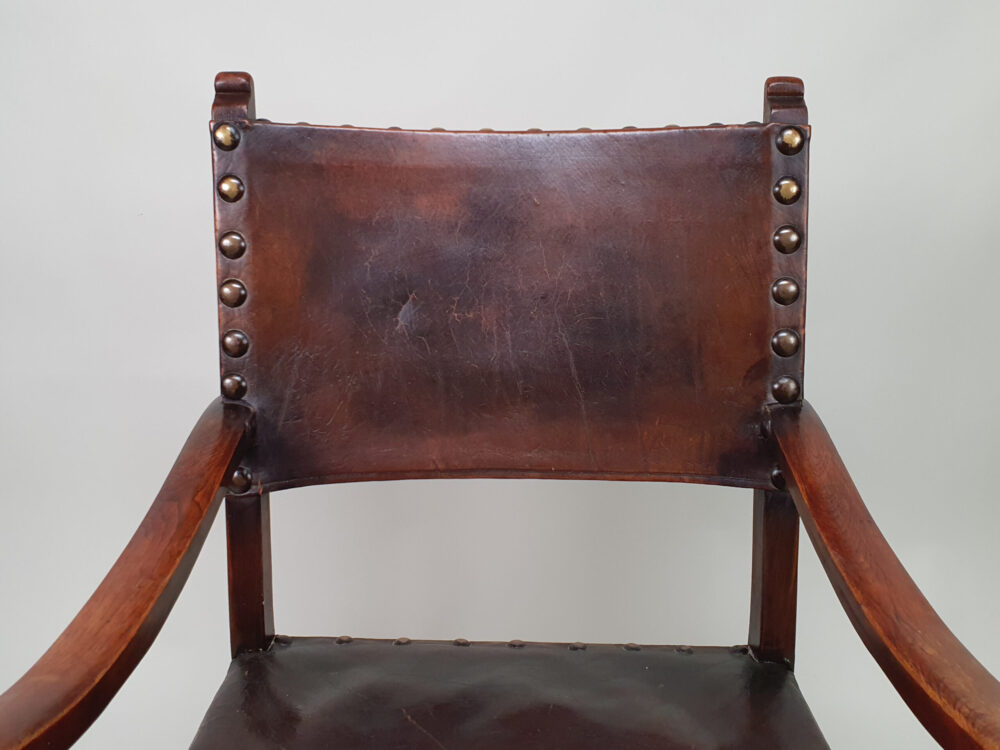 Oak and leather open arm early 1900s antique Chair