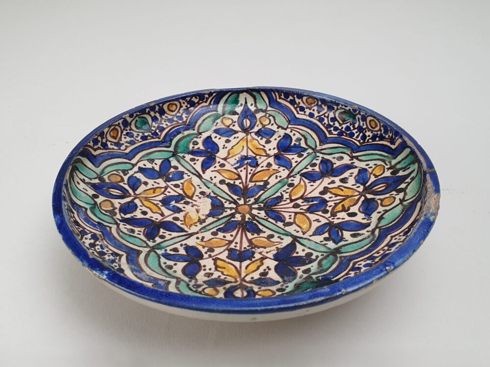 Raised antique ceramic rustic pottery Kubachi Plate