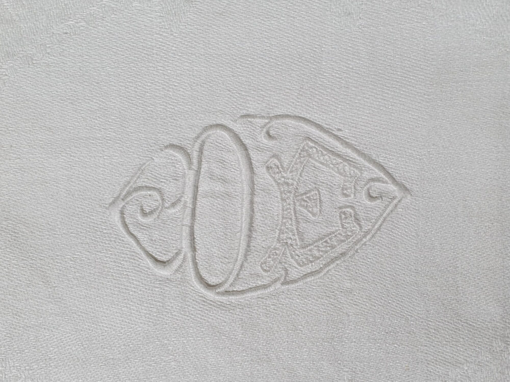 Set of 4 French napkins or Serviettes with antique embroidery monograms D E