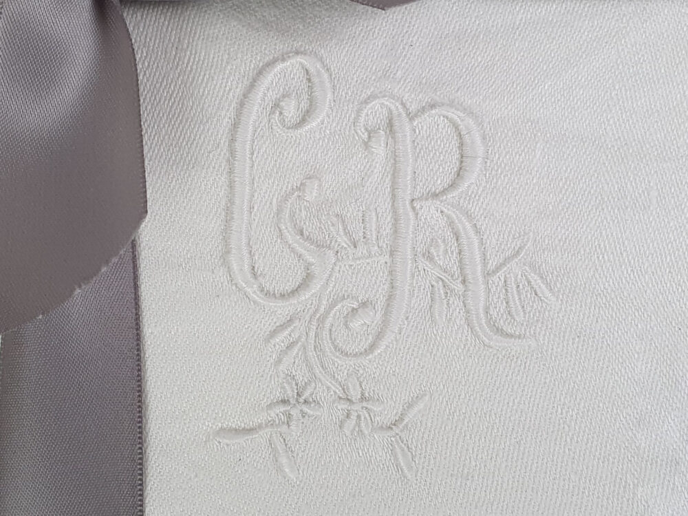 Set of 6 French Napkins or Serviettes with antique embroidery monogrammed G R