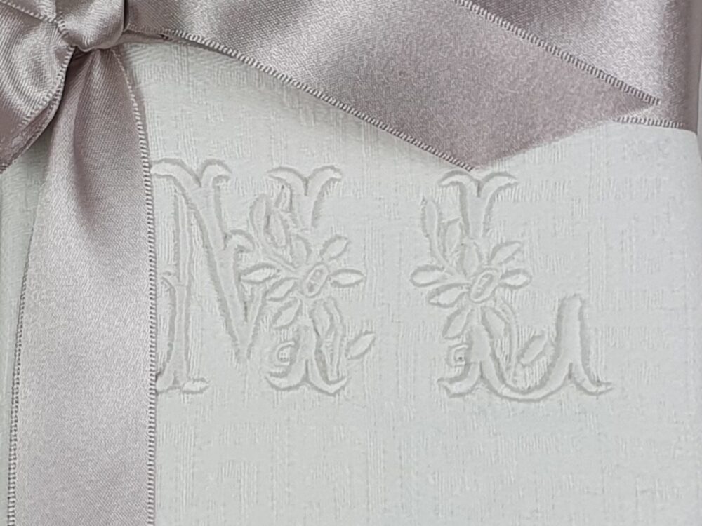 Set of 6 white antique textile Napkins, monogrammed with the initials M L