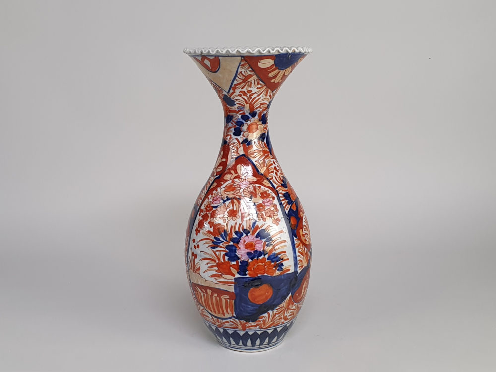 Tall antique 1940s antique Imari Vase with a scalloped rim
