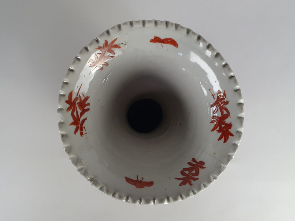 Tall antique 1940s antique Imari Vase with a scalloped rim