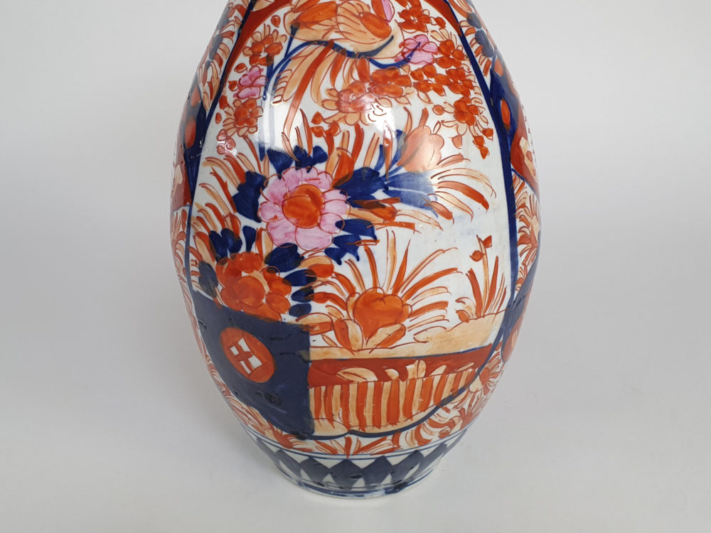 Tall antique 1940s antique Imari Vase with a scalloped rim
