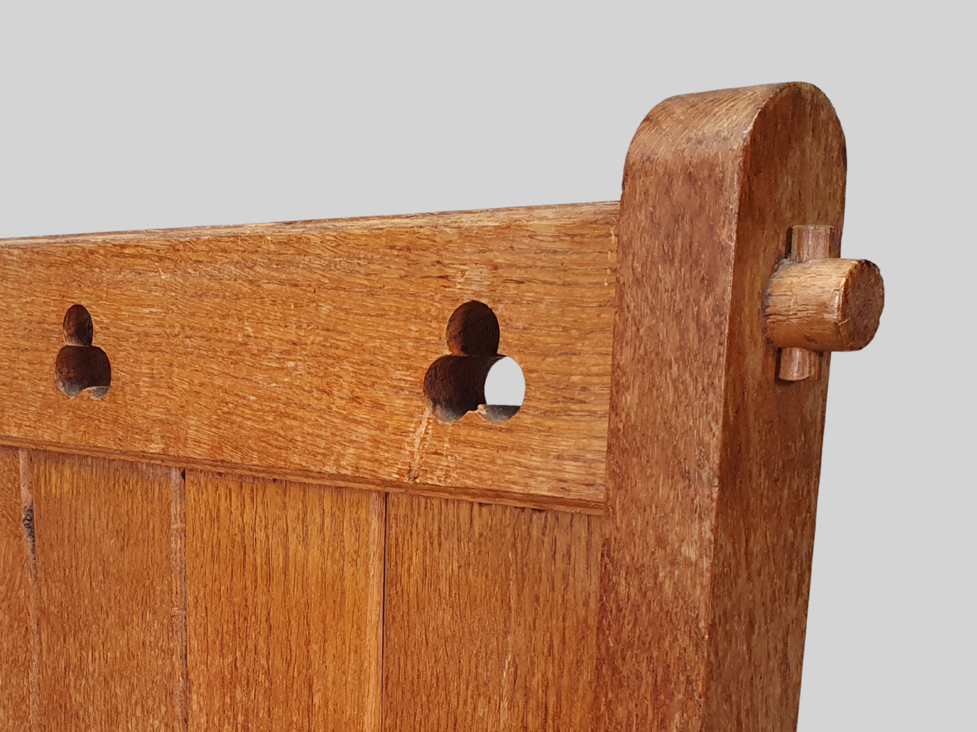 oak Glastonbury chair detail