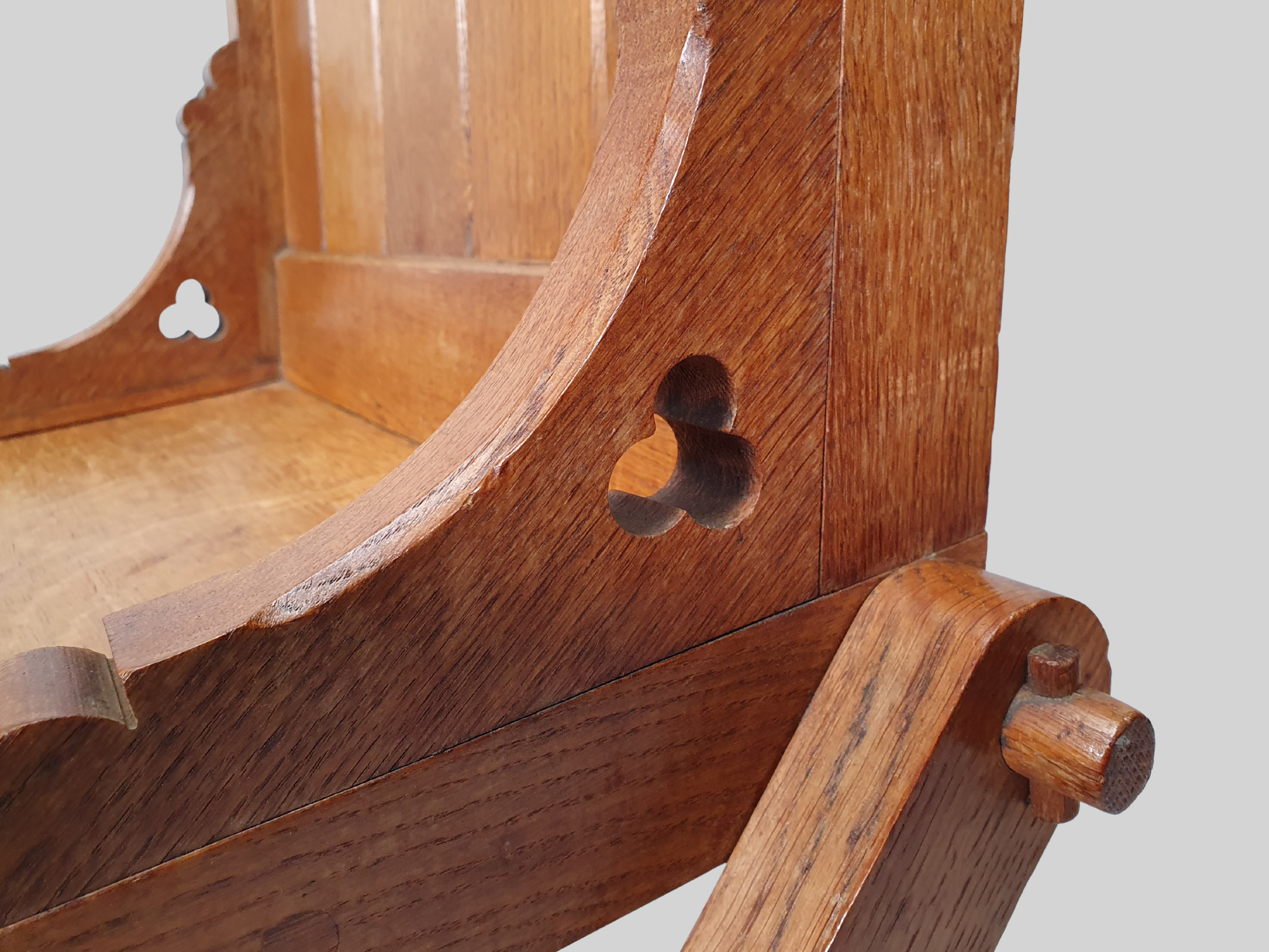 oak Gothic Glastonbury chair peg joint