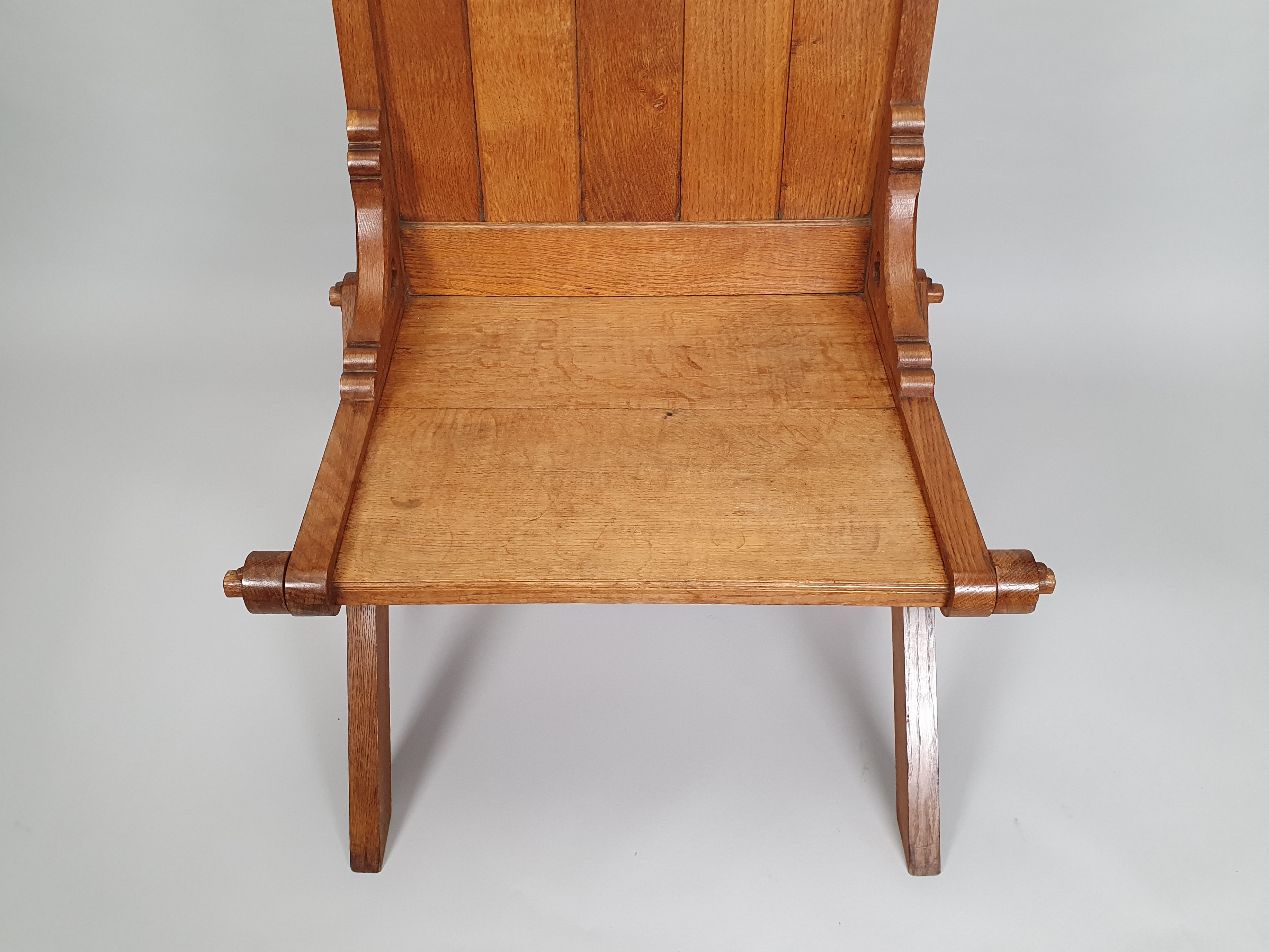 oak Glastonbury chair trefoil detail