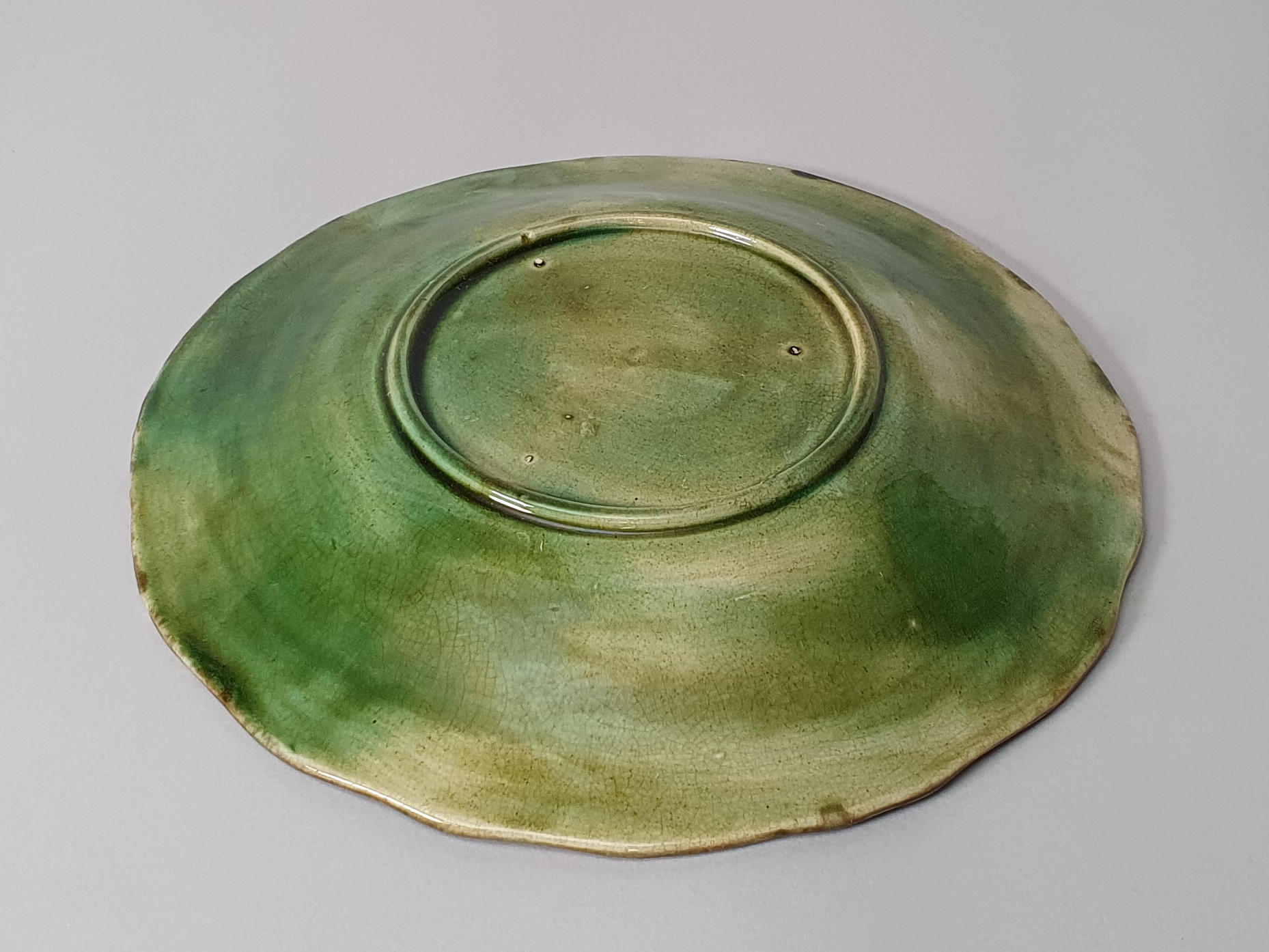 Majolica grape and strawberry Plate reverse