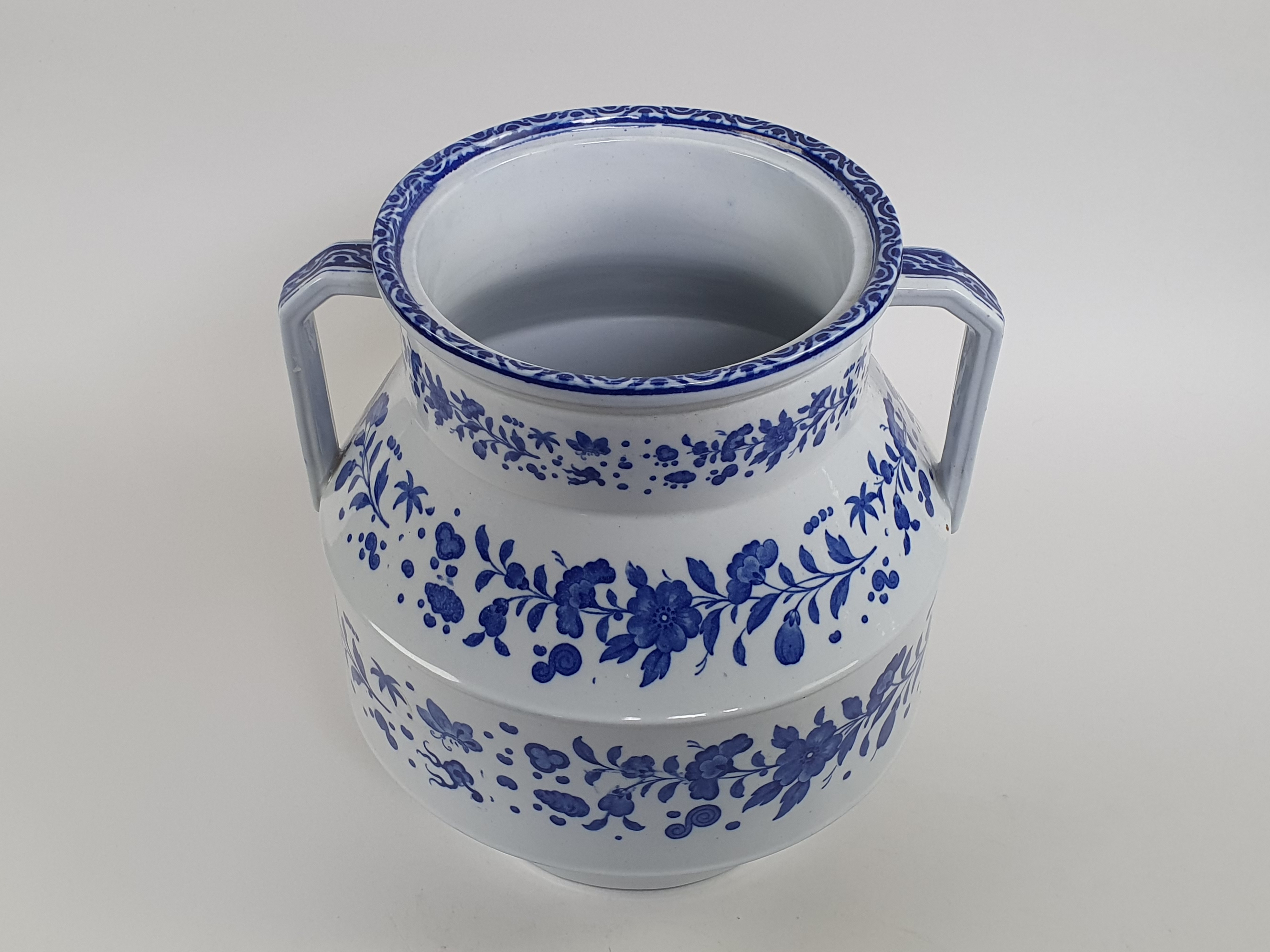 Antique ceramic ‘Worcester’ ironstone blue and white transfer Pot
