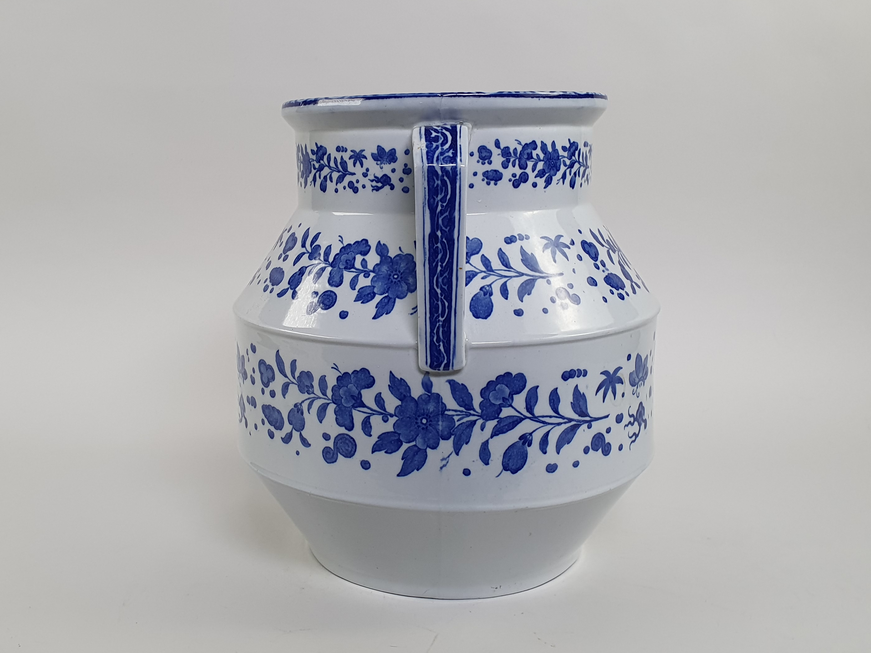 Antique ceramic ‘Worcester’ ironstone blue and white transfer Pot