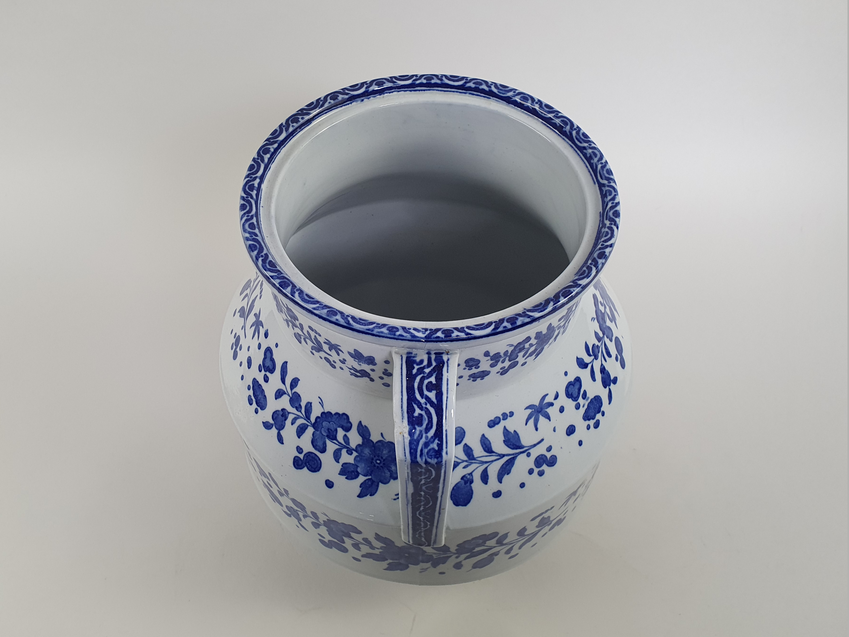 Antique ceramic ‘Worcester’ ironstone blue and white transfer Pot