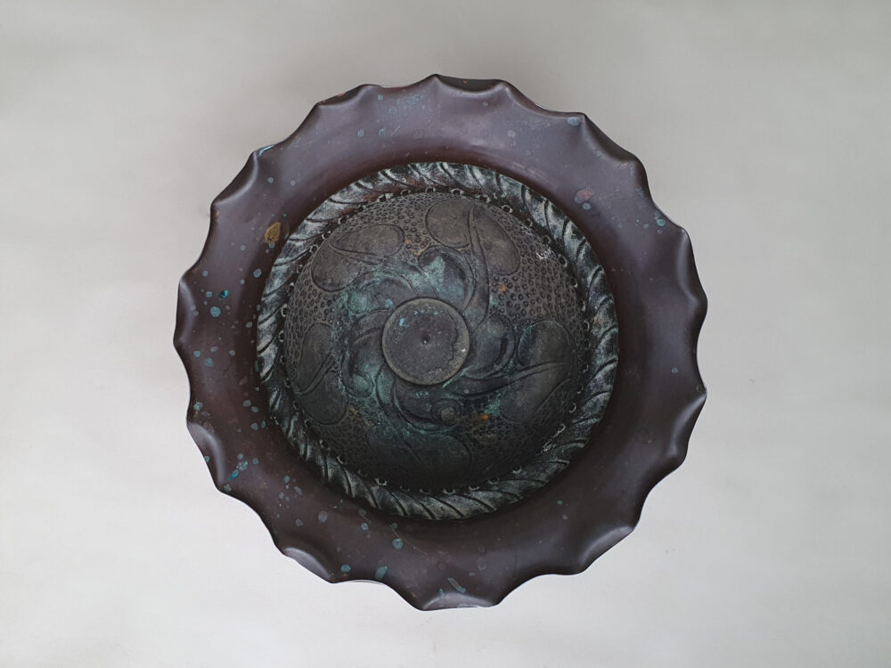 Art Nouveau copper antique Planter or Jardinière