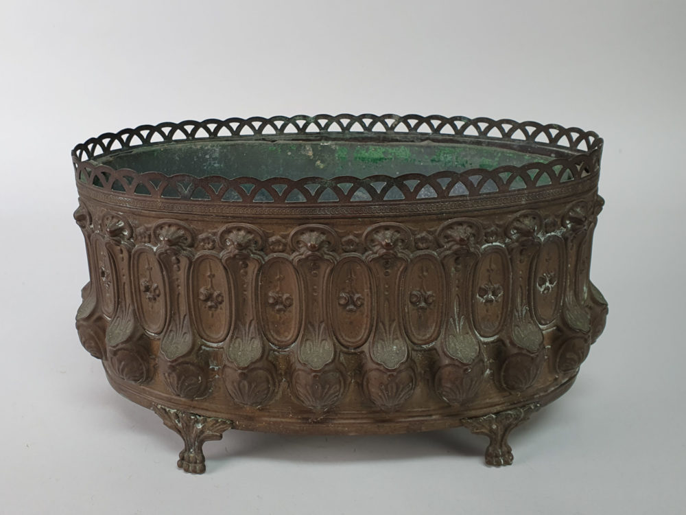 Decorative antique Jardinière