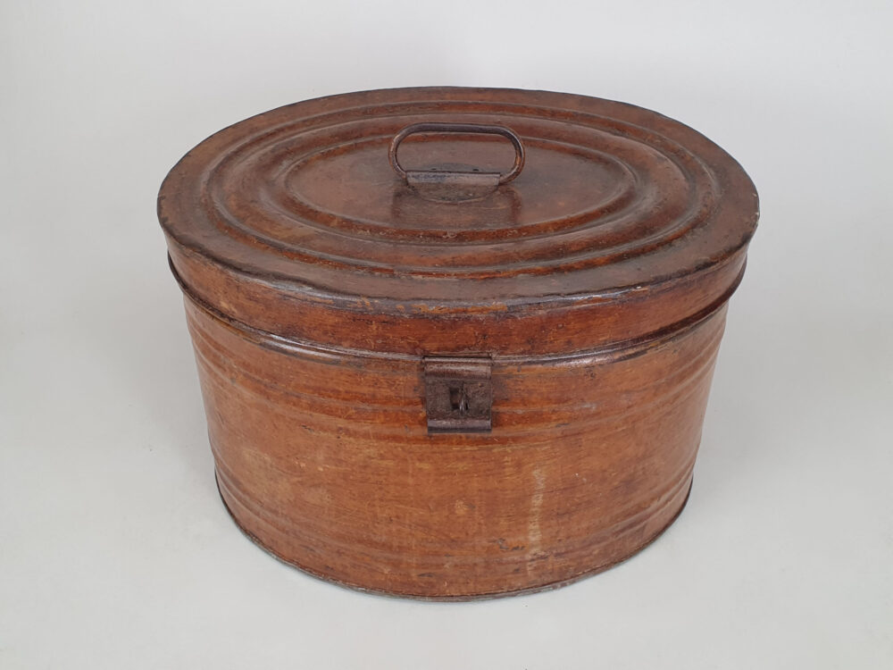 Large oval antique Victorian tin Hat Box in original paint