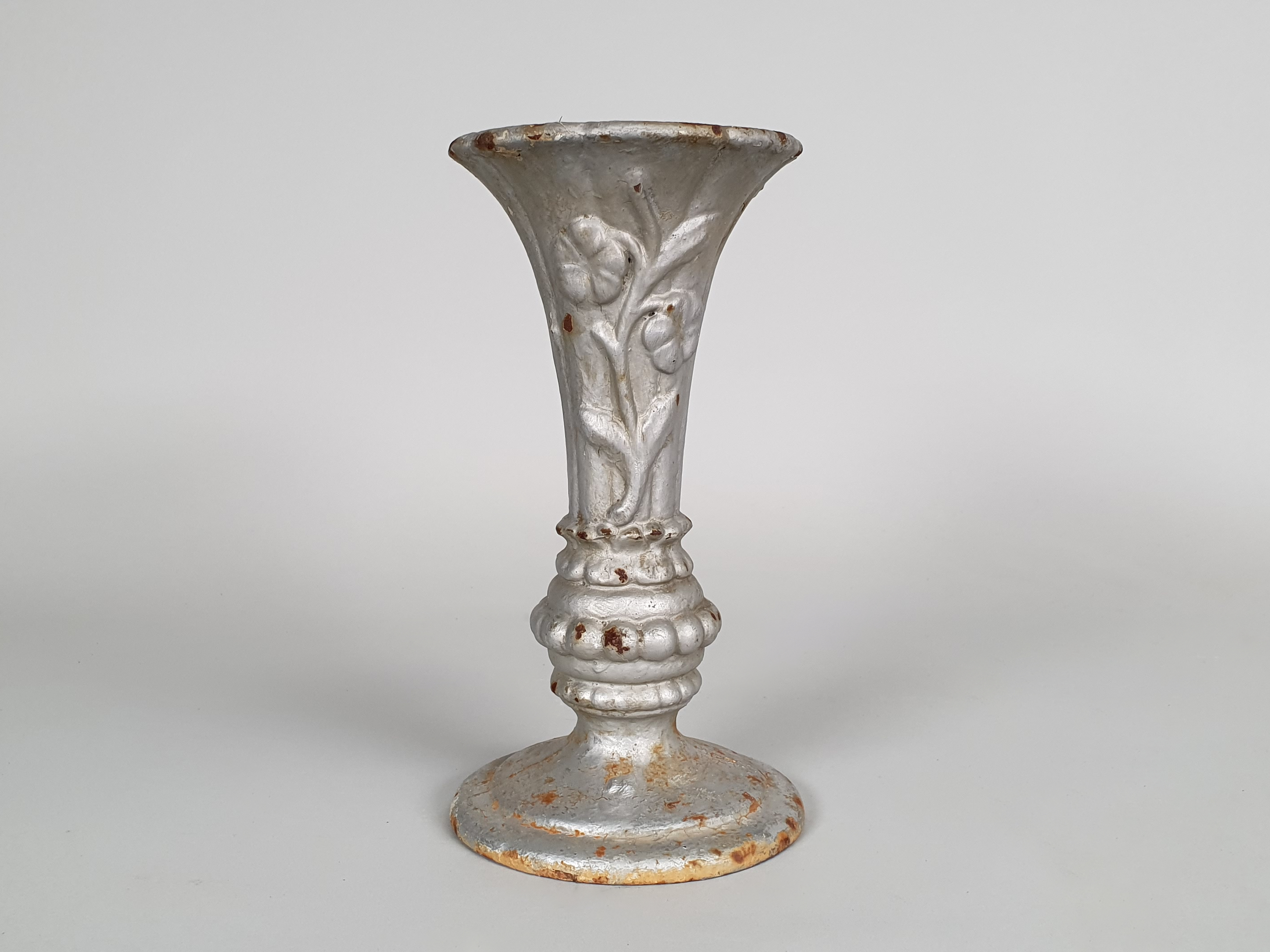 Art Deco cemetery vase single shot