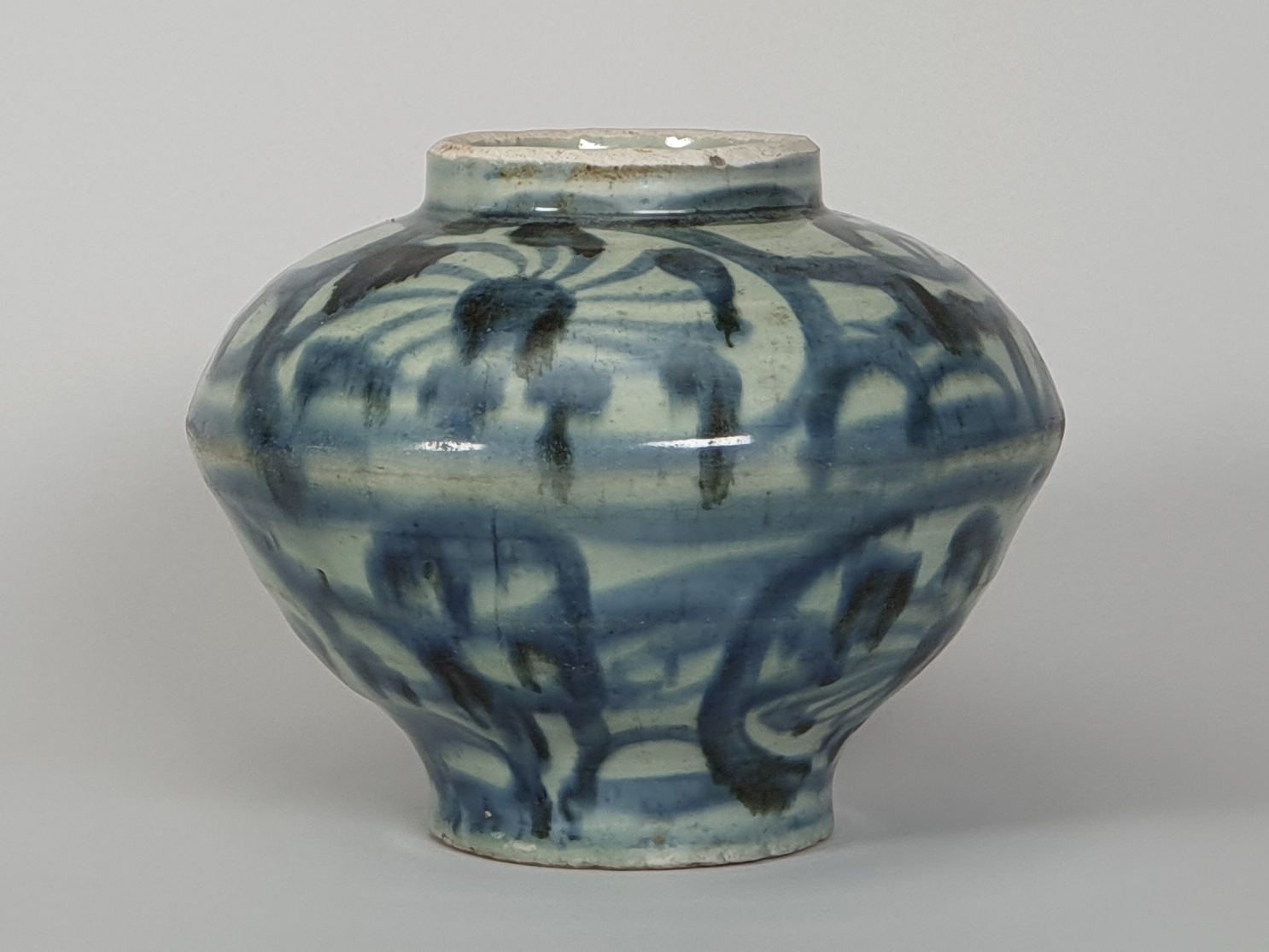 Swatow or Zhangzhou Ming Dynasty Blue and White Porcelain Vase