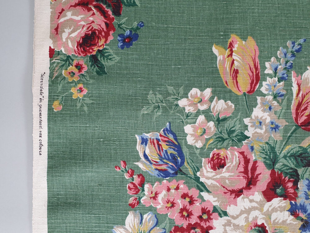 Unused 1950's floral Linen Fabric (2.6 metres)