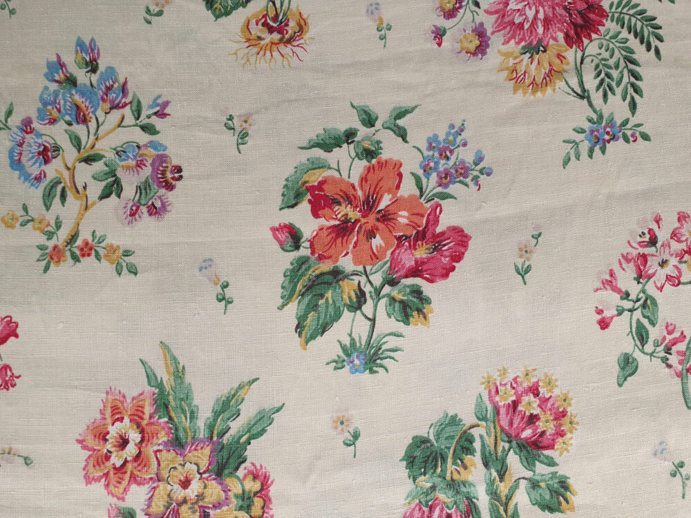 Unused vintage floral Linen Fabric (8 metres)