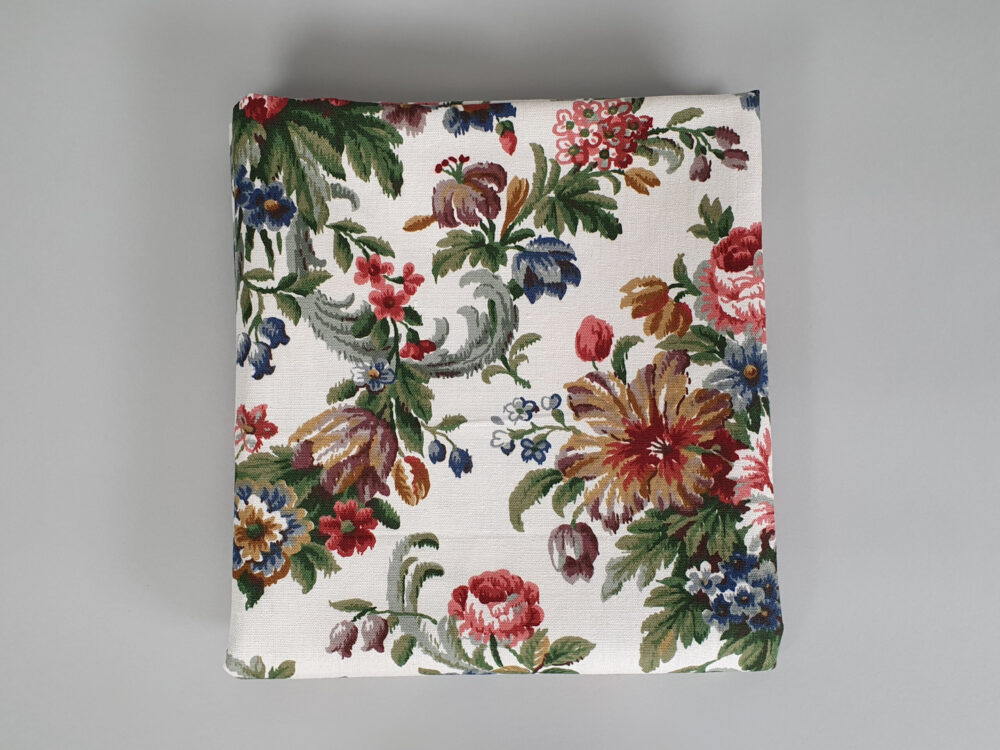 Unused vintage Linen Fabric ( 2.8 metres)