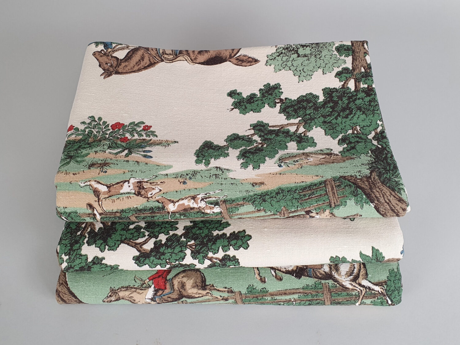 Vintage Equestrian Hunting Tally Ho linen Fabric (5 metres)